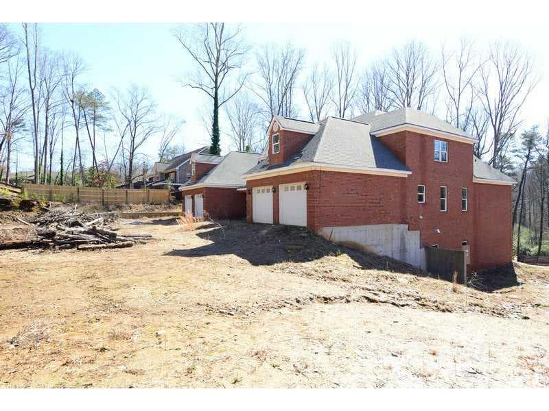 6 bedroom, 7,018 sq ft single family residence sold at 688 Mountain Way, Atlanta, GA 30342