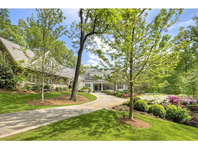 7 bedroom single family residence sold at 3575 Ridgewood Road, Atlanta, GA 30327