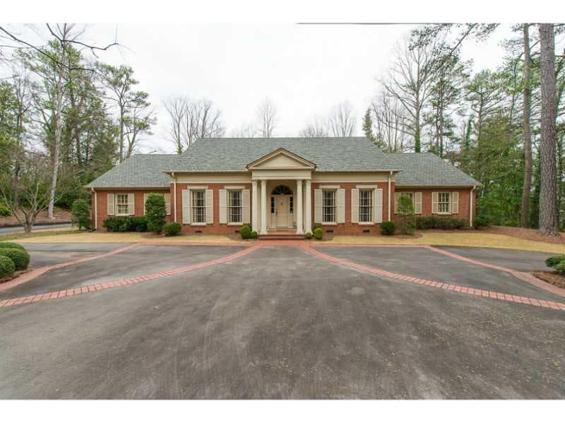 4 bedroom, 4,232 sq ft single family residence sold at 3549 Paces Ferry Road, Atlanta, GA 30327