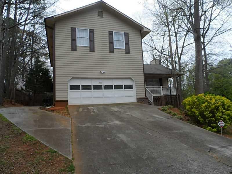 3 bedroom single family residence sold at 2080 Hunters Cove Drive, Lawrenceville, GA 30044