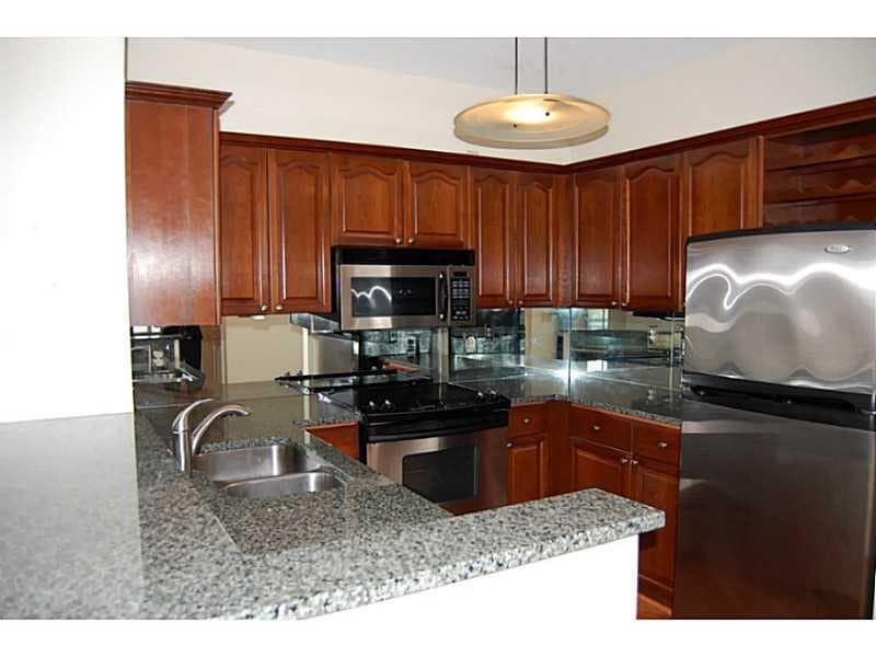 2 bedroom, 1,160 sq ft condominium sold at 2201 River Green Drive 2201, Atlanta, GA 30327