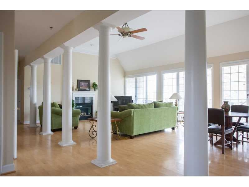 3 bedroom, 2,420 sq ft condominium sold at 3101 Howell Mill Road 309, Atlanta, GA 30327