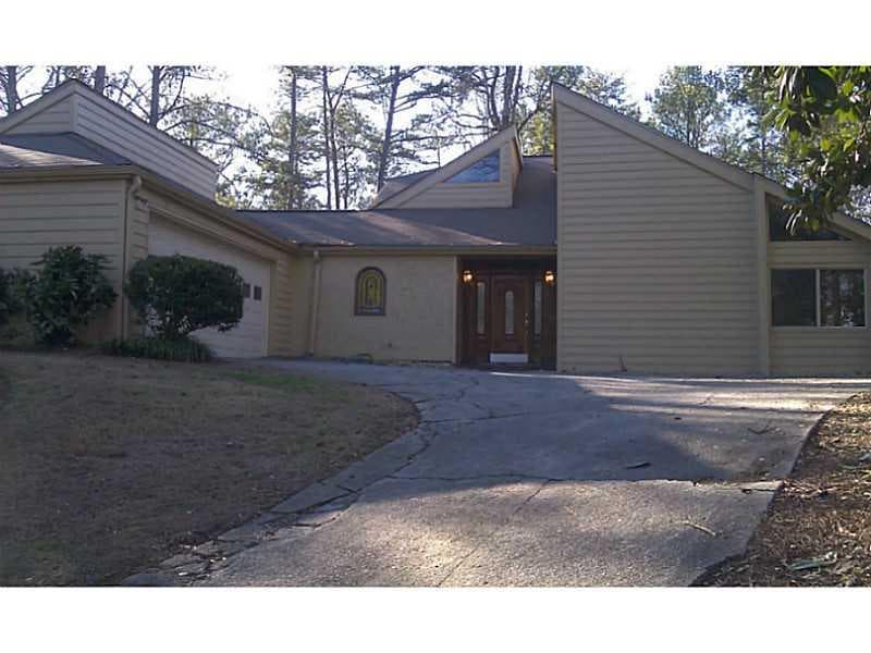 3949 Dunbarton Way, Roswell, GA 30075 — most recent listing photo