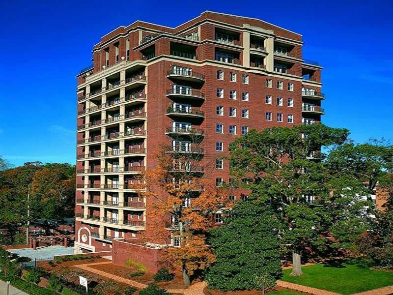 2 bedroom condominium sold at 2724 Peachtree Road 202, Atlanta, GA 30305