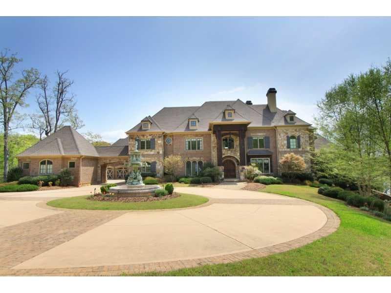 5 bedroom single family residence sold at 8980 Pine Tree Circle, Gainesville, GA 30506