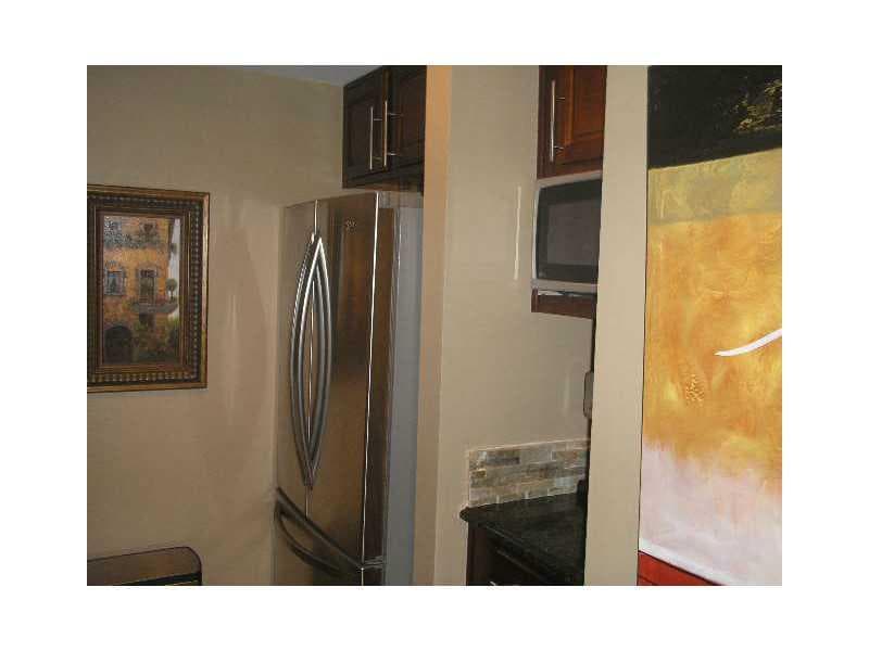 395 Pharr Road 201, Atlanta, GA 30305 — most recent listing photo