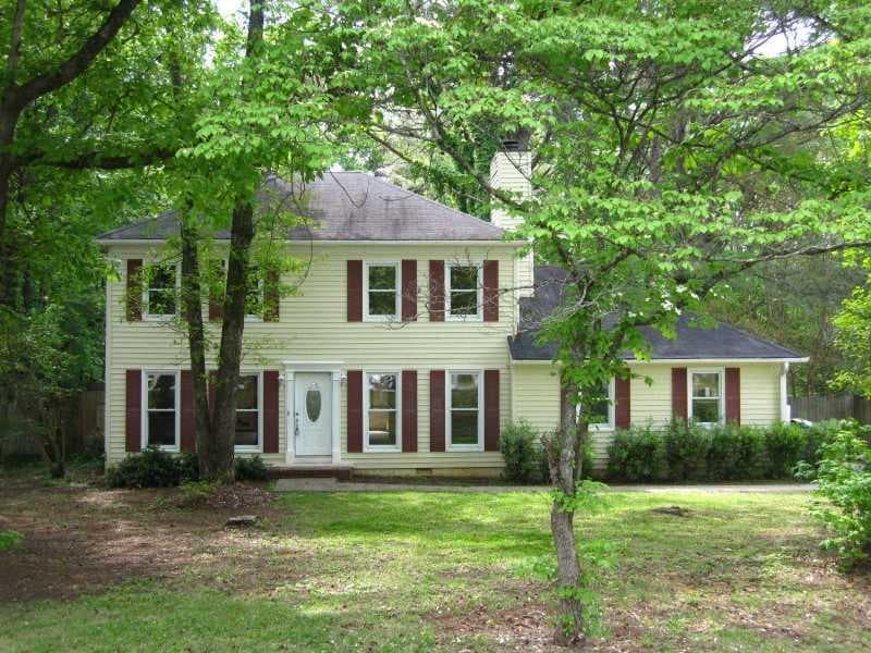 3 bedroom, 1,838 sq ft single family residence sold at 945 Daisy Court, Lawrenceville, GA 30044