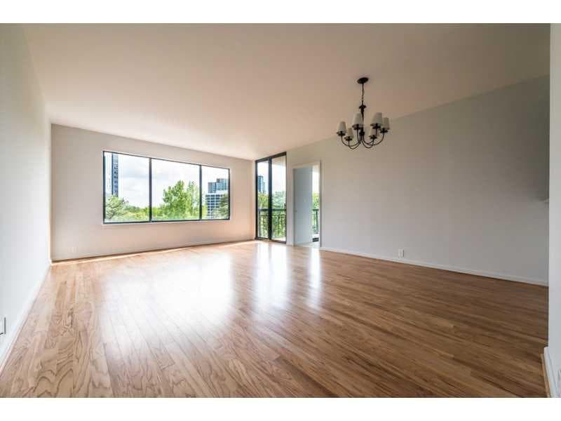 2 bedroom, 1,230 sq ft condominium sold at 3481 Lakeside Drive 1206, Atlanta, GA 30326