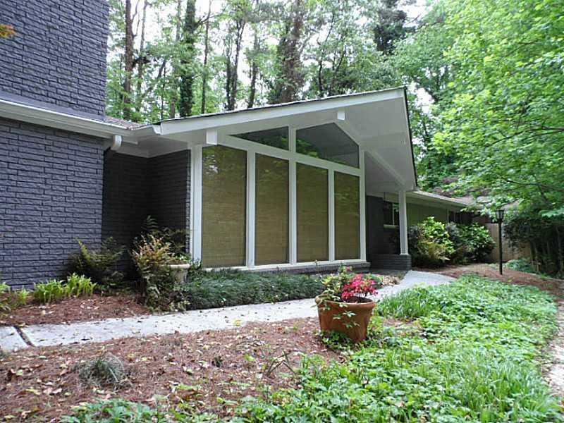 5 bedroom, 3,163 sq ft single family residence sold at 4161 Glen Devon Drive, Atlanta, GA 30327