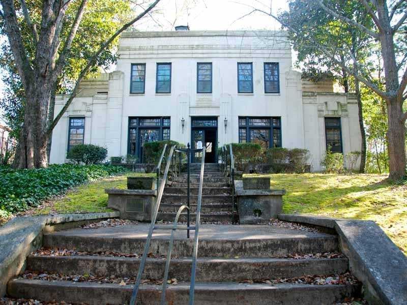 4 bedroom, 5,510 sq ft single family residence sold at 306 Peachtree Battle Avenue, Atlanta, GA 30305