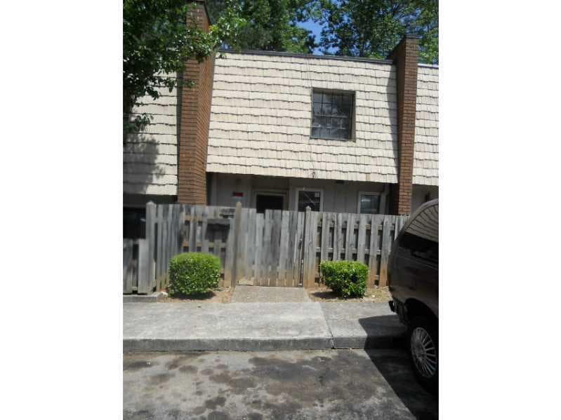 2 bedroom townhouse sold at 6428 Woodstone Way 6428, Morrow, GA 30260