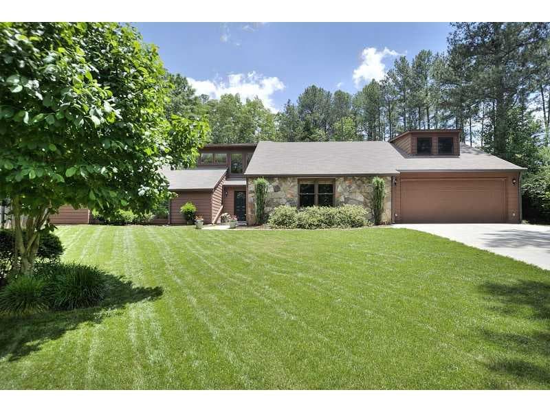 4 bedroom, 2,793 sq ft single family residence sold at 2735 Shadow Pine Drive, Roswell, GA 30076