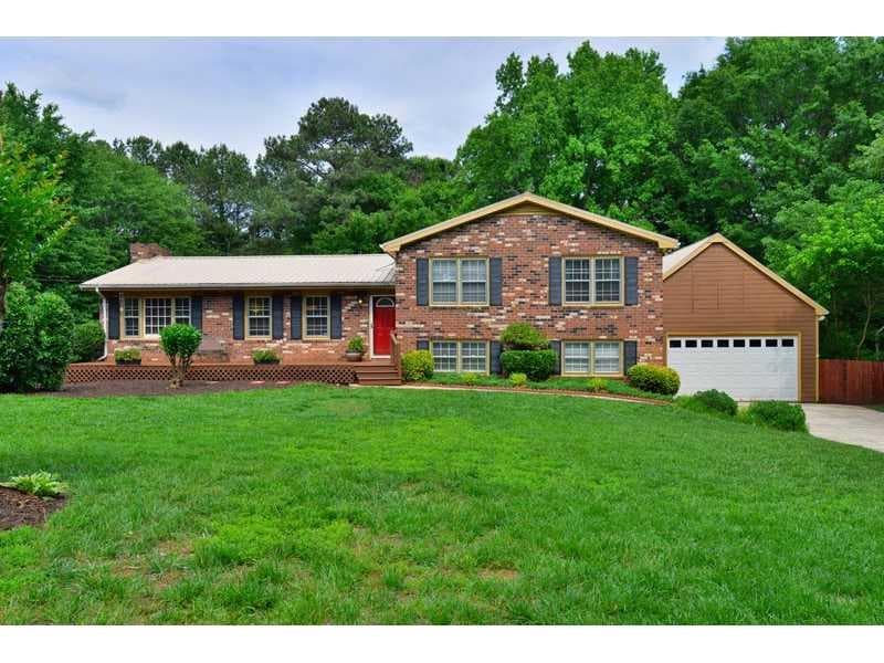 3 bedroom, 2,682 sq ft single family residence sold at 3036 Fredrick Drive, Marietta, GA 30062