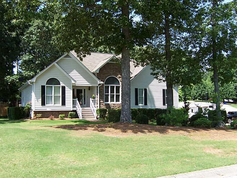 3 bedroom single family residence sold at 13 Wilshire Walk, Douglasville, GA 30134