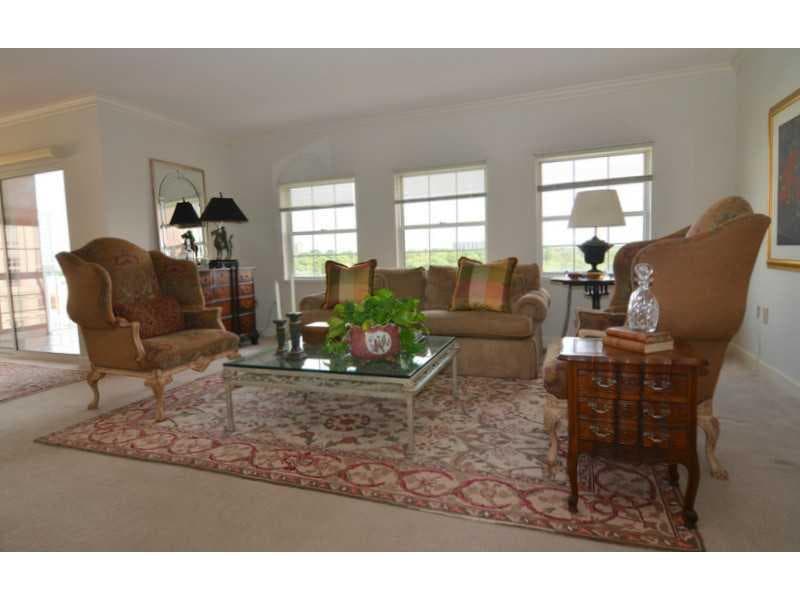 2 bedroom, 1,680 sq ft condominium sold at 3435 Kingsboro Road 1302, Atlanta, GA 30326