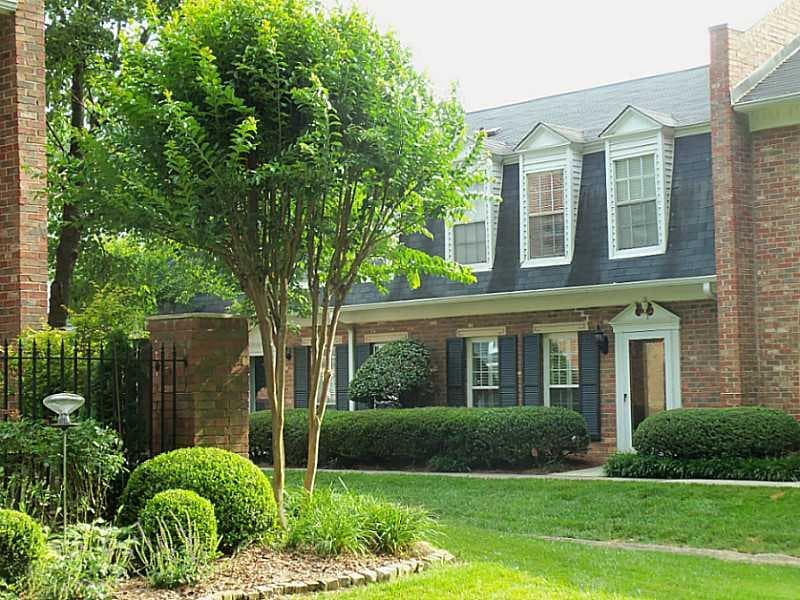 2 bedroom, 1,320 sq ft condominium sold at 9 Iron Bound Place 9, Atlanta, GA 30318