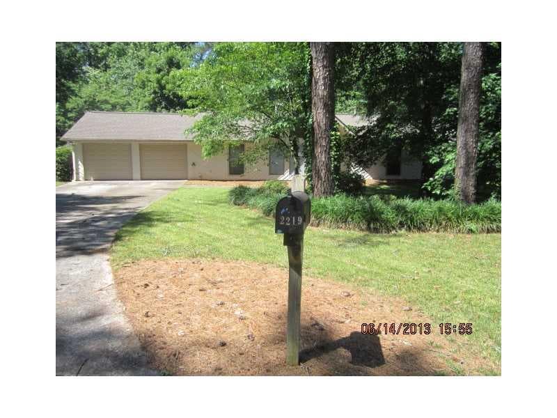 3 bedroom, 1,499 sq ft single family residence sold at 2219 N RIVER Trail, Marietta, GA 30066