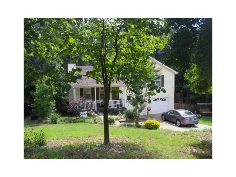 3 bedroom, 1,388 sq ft single family residence sold at 5325 Highpoint Road, Flowery Branch, GA 30542