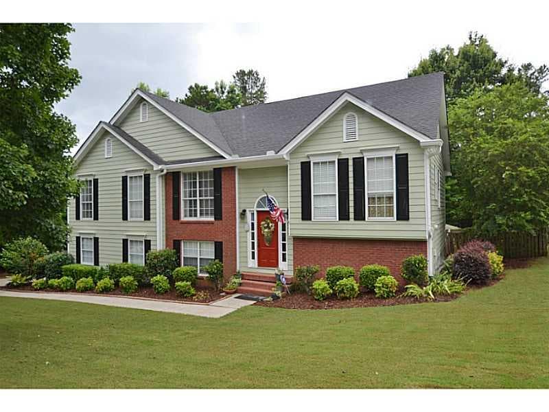 5 bedroom, 2,582 sq ft single family residence sold at 1970 Huntington Hill Trace, Buford, GA 30519