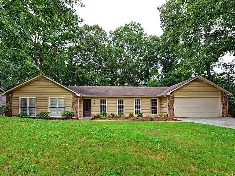 4 bedroom, 2,121 sq ft single family residence sold at 3193 N Hembree Road, Marietta, GA 30062