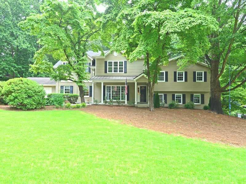 5 bedroom, 4,500 sq ft single family residence sold at 1739 W Nancy Creek Drive, Atlanta, GA 30319