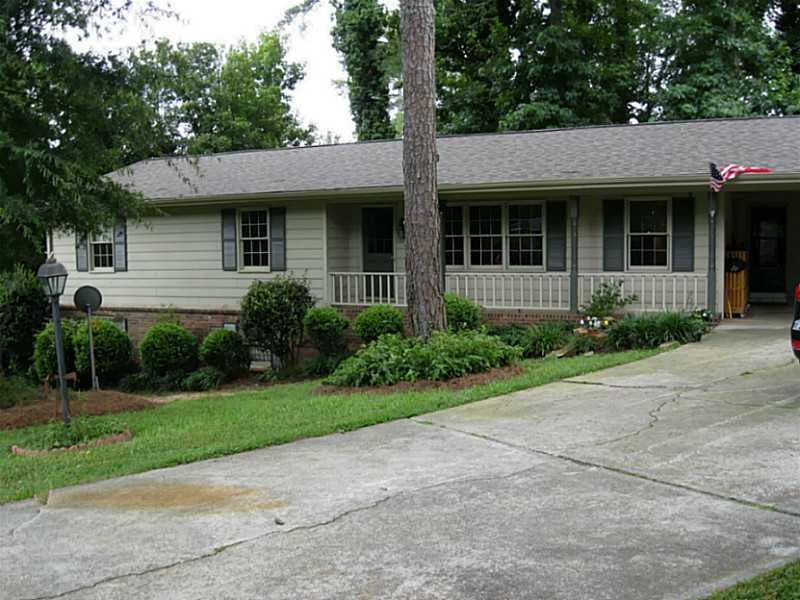 4700 Surrey Road, Roswell, GA 30075 — most recent listing photo