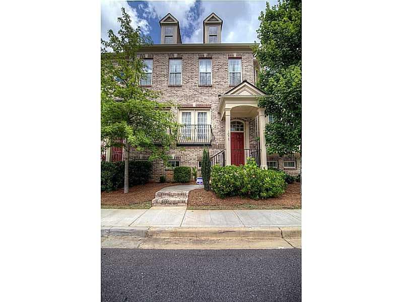 4 bedroom townhouse sold at 1075 East Paces Lane 1075, Atlanta, GA 30326