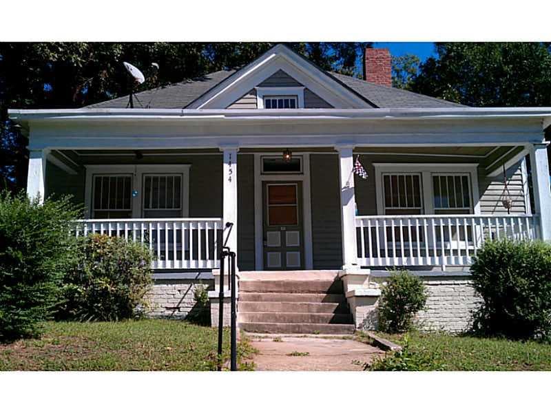 3 bedroom, 1,576 sq ft single family residence sold at 1454 Everhart Street, Atlanta, GA 30310