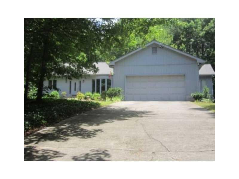 3 bedroom, 2,096 sq ft single family residence sold at 245 E Creek Circle, Roswell, GA 30076