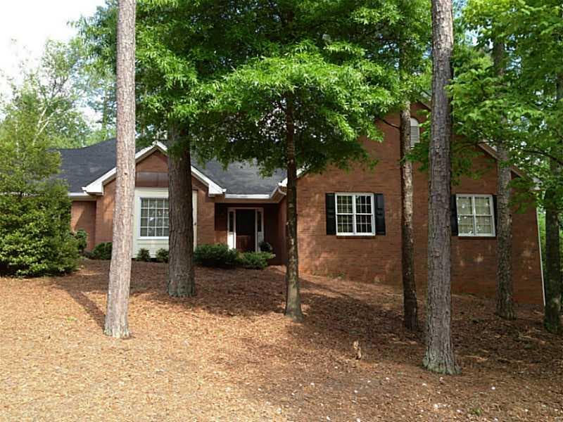 4 bedroom, 2,331 sq ft single family residence sold at 8830 Willowbrae Lane, Roswell, GA 30076