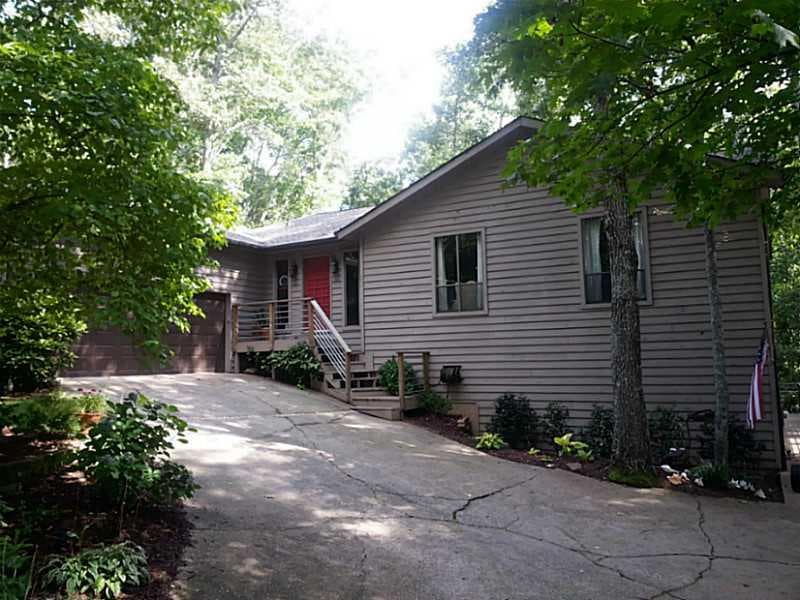 4031 Dunbarton Way, Roswell, GA 30075 — most recent listing photo