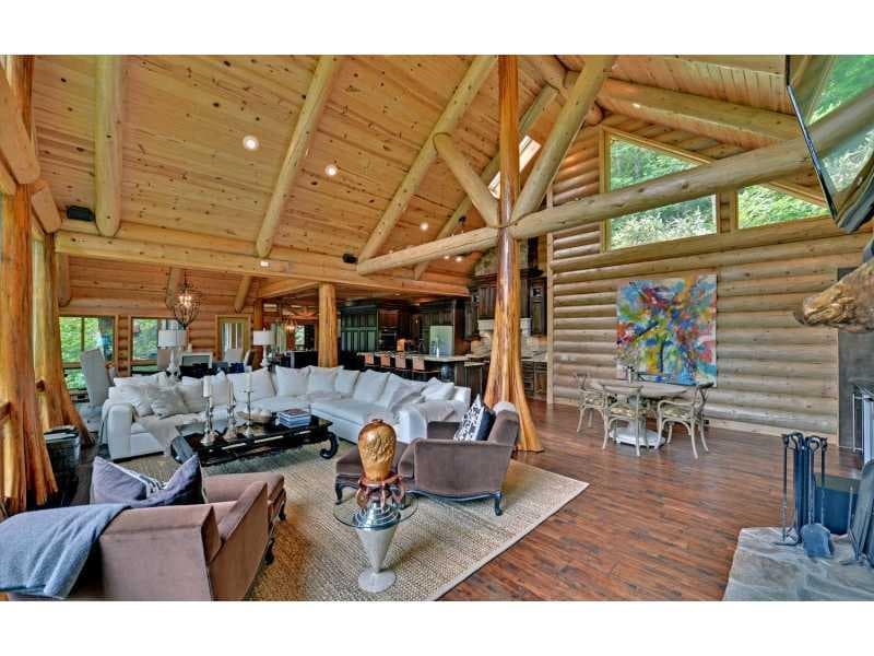 5 bedroom, 6,500 sq ft single family residence sold at 192 Delphi Hills Lane, Mccaysville, GA 30555