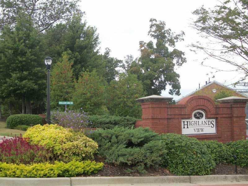 3 bedroom, 2,013 sq ft townhouse sold at 406 Iona Abbey Court 406, Smyrna, GA 30082