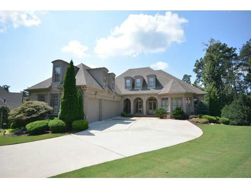 5 bedroom, 6,076 sq ft single family residence sold at 2915 Spindletop Drive, Cumming, GA 30041