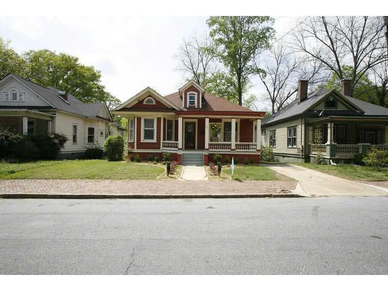 4 bedroom, 2,443 sq ft single family residence sold at 669 Grady Place, Atlanta, GA 30310