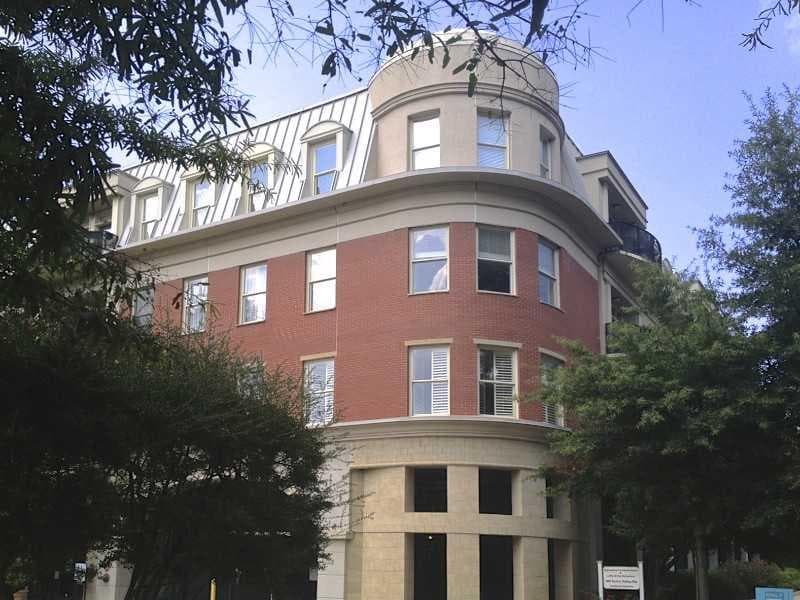 1 bedroom, 833 sq ft condominium sold at 560 Dutch Valley Road 206, Atlanta, GA 30324