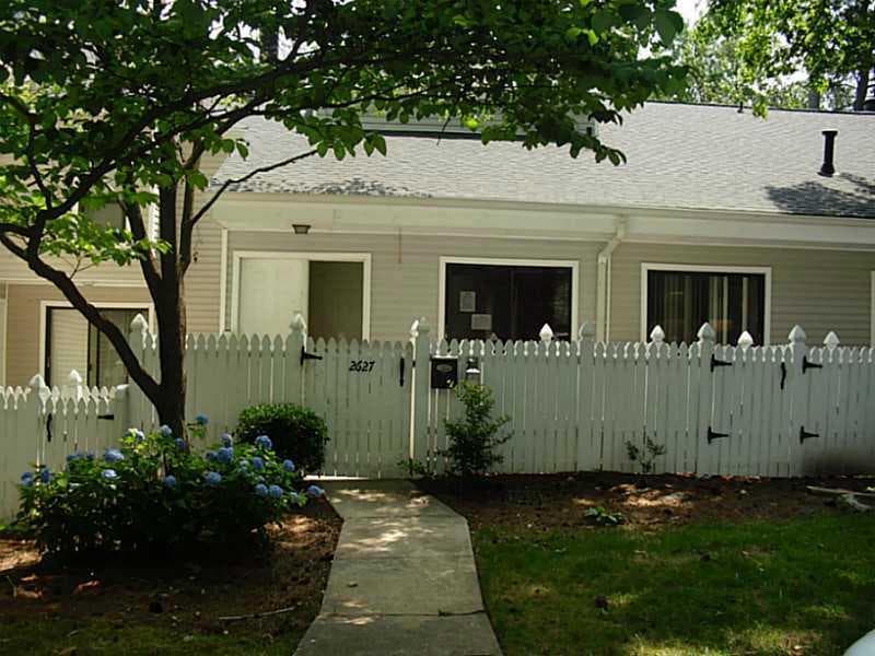 2627 Meadowlawn Drive 2627, Marietta, GA 30067 — most recent listing photo