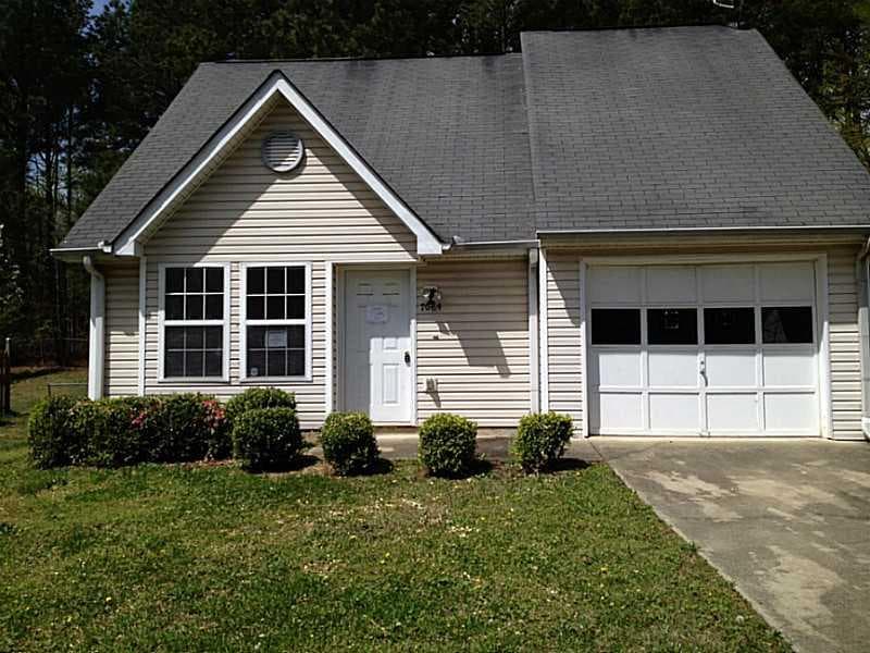 2 bedroom, 1,304 sq ft single family residence sold at 7064 Stonecreek Drive, Douglasville, GA 30134