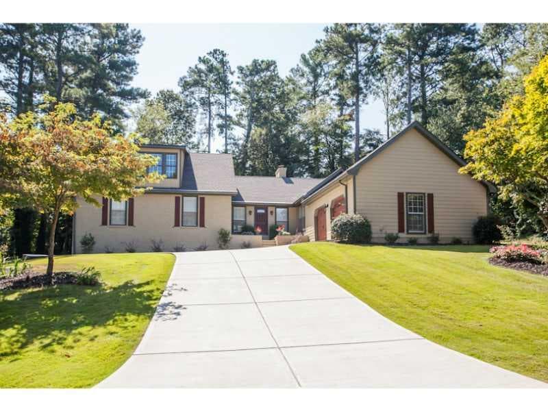 4 bedroom, 2,814 sq ft single family residence sold at 1199 Saint Andrews Circle, Atlanta, GA 30338