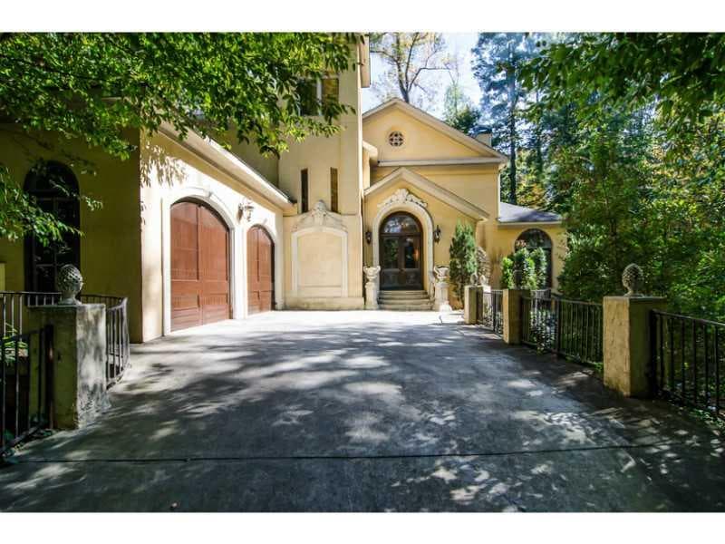 5 bedroom, 5,168 sq ft single family residence sold at 3879 Peachtree Dunwoody Road, Atlanta, GA 30342