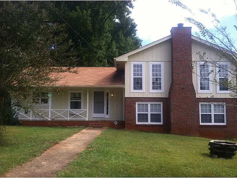 4 bedroom, 2,047 sq ft single family residence sold at 1614 Devon Court, Stone Mountain, GA 30088