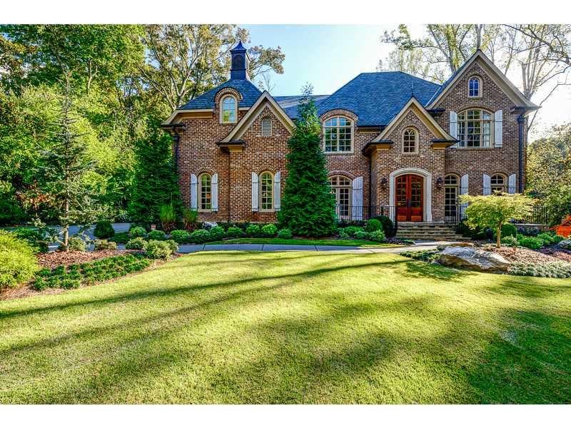 6 bedroom, 7,853 sq ft single family residence sold at 1006 Swathmore Drive, Atlanta, GA 30327