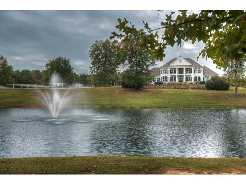6 bedroom single family residence sold at 956 Al Roberts Road, Senoia, GA 30276