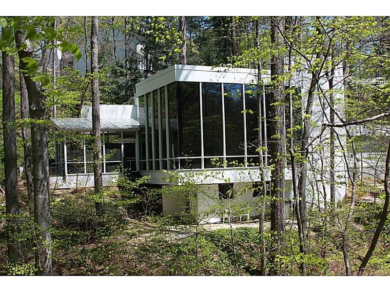 4 bedroom, 2,150 sq ft single family residence sold at 5320 Mount Vernon Parkway, Atlanta, GA 30327