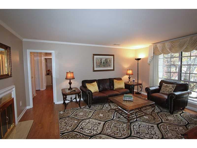 3 bedroom, 1,368 sq ft condominium sold at 5400 Roswell Road D7, Atlanta, GA 30342