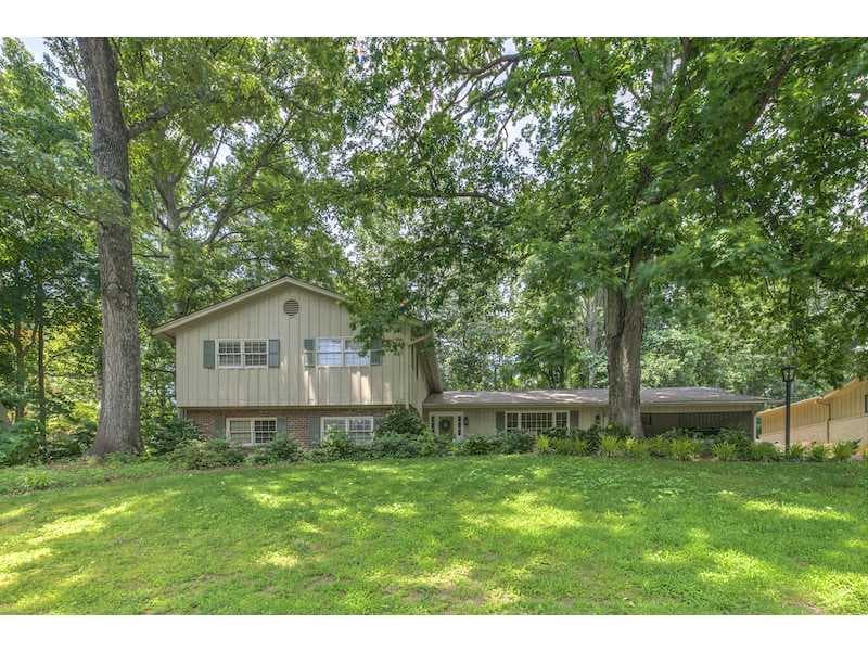 4 bedroom single family residence sold at 2388 Ledgewood Drive, Dunwoody, GA 30338