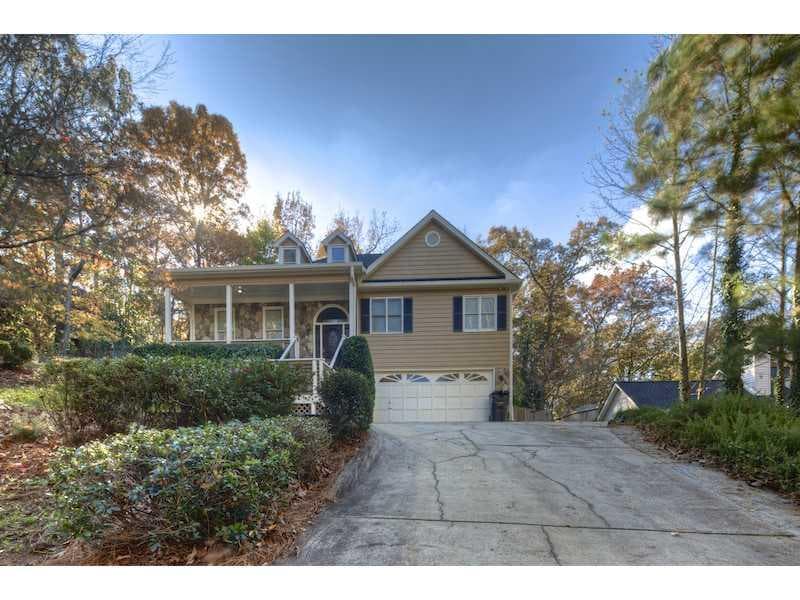 4 bedroom single family residence sold at 4074 S Berkeley Lake Road, Berkeley Lake, GA 30096