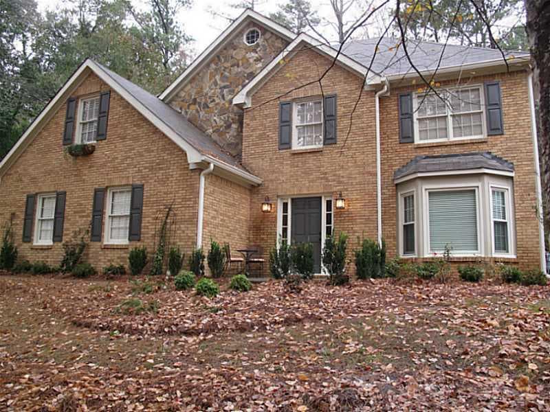 5 bedroom, 2,715 sq ft single family residence sold at 1845 Bridle Ridge Trace, Roswell, GA 30075