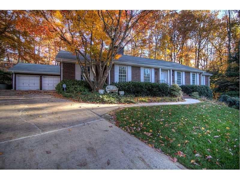 400 Hunters Glen Court, Sandy Springs, GA 30328 — most recent listing photo