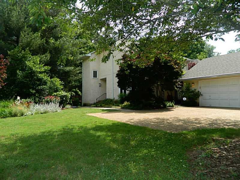 4 bedroom, 2,815 sq ft single family residence sold at 2535 The Fifth Fairway Drive, Roswell, GA 30076